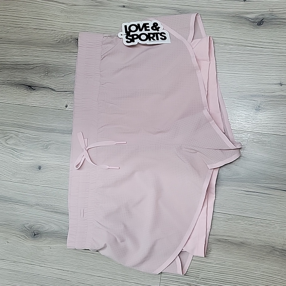 LOVE &SPORTS SHORTS.